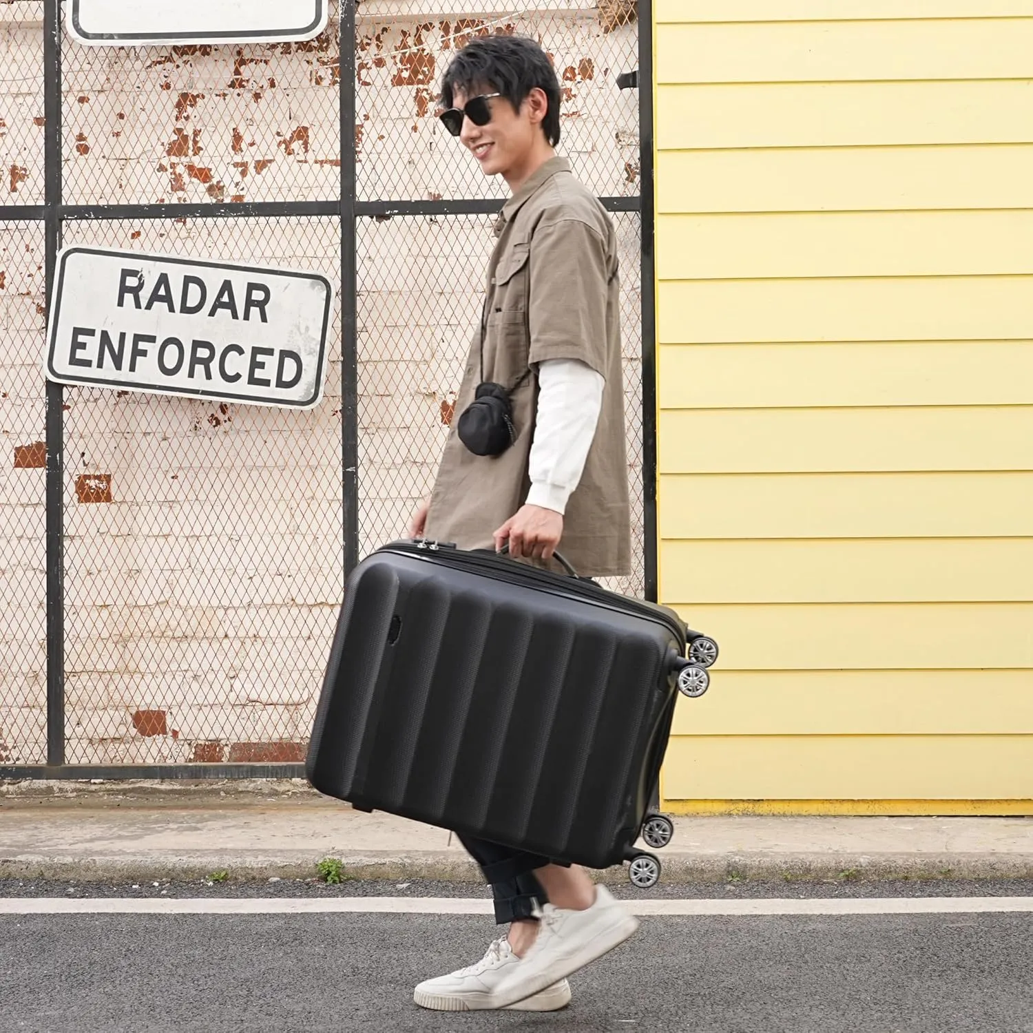 2-Piece Luggage Set and Friction-Resistant in black- Includes 20"& 28" Spinner Suitcases