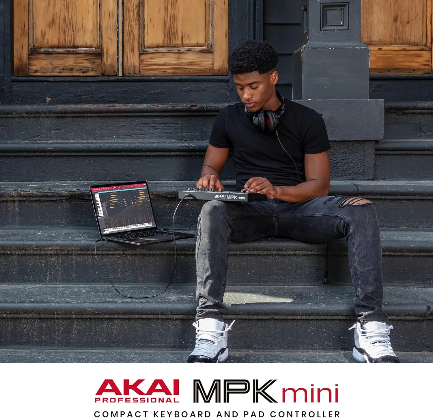 Akai Professional MPK Mini MK3 - 25 Key USB MIDI Keyboard Controller With 8 Backlit Drum Pads, 8 Knobs, Music Production Software and Native Instruments Sound Package (NKS Integration), Black