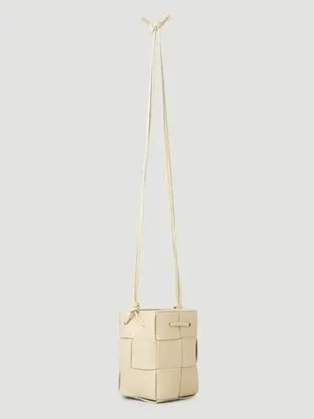 Bottega Veneta Intrecciato Cassette Small Bucket Bag Porridge