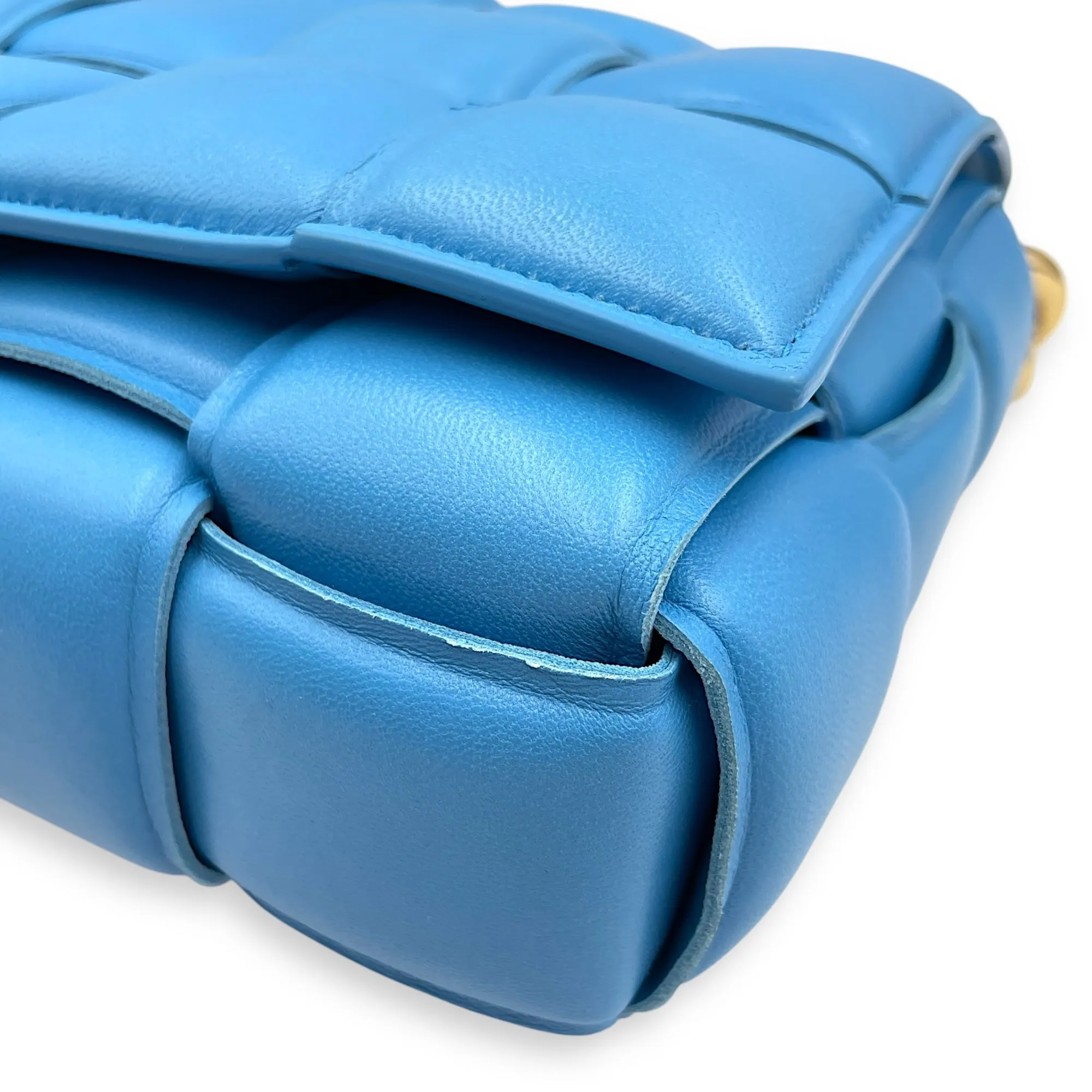 Cassette leather Blue Crossbody Bag in Nappa Leather, Gold hardware