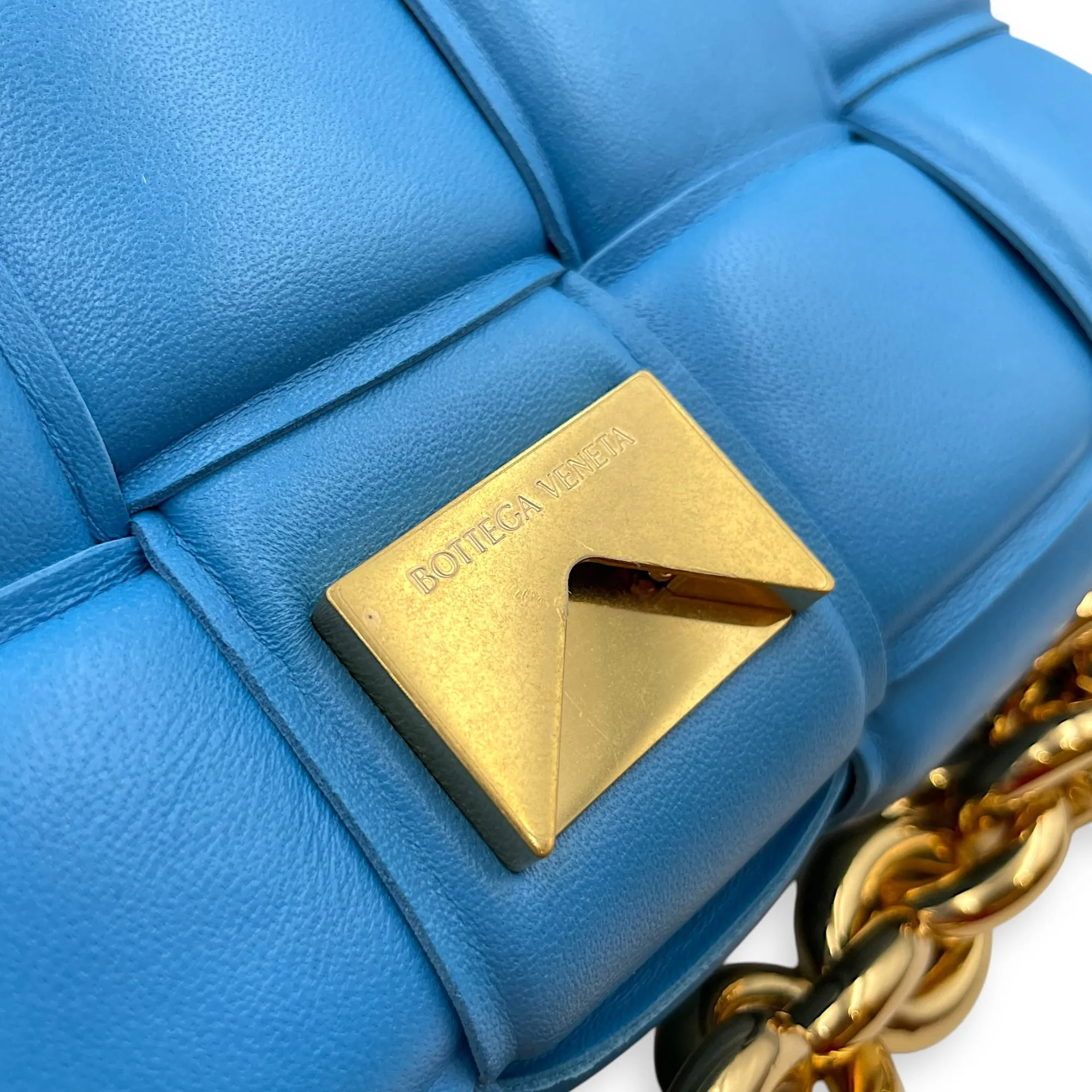 Cassette leather Blue Crossbody Bag in Nappa Leather, Gold hardware