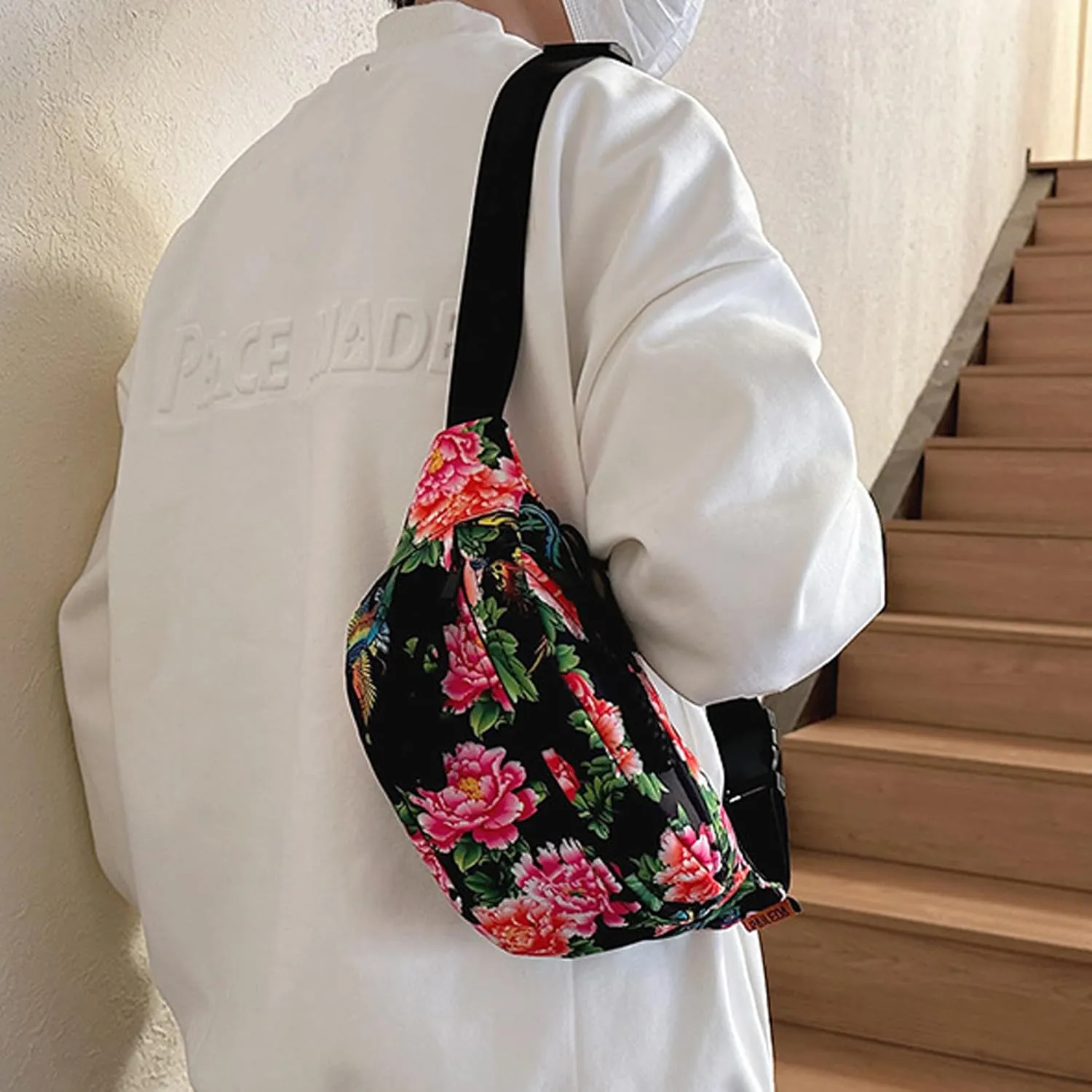 eYLun Women Fanny Pack Crossbody Bag Adjustable Casual Waist Bag FashionChest Bag Waist Pack for Travel Walking Running Hiking Black