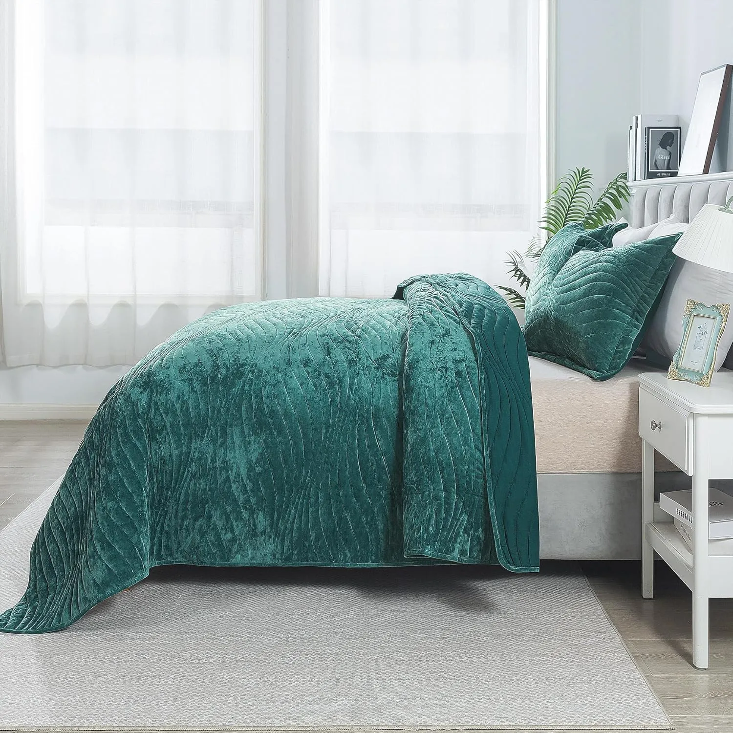 HoneiLife Queen Size Quilt Sets - Velvet Quilt for Queen Beds, Lightweight Bedspreads Solid Coverlets Queen Quilt Bedding Sets 3-Pieces, Blue-Green