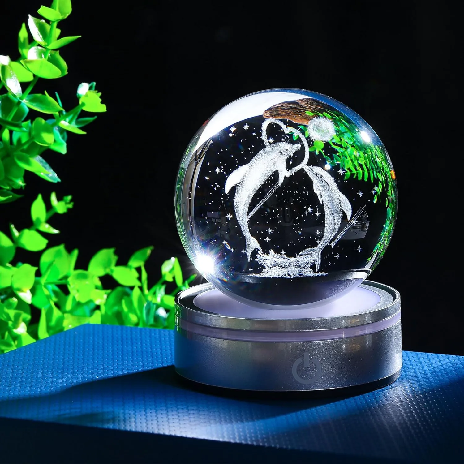 Movdyka Dolphin Gifts for Women Couples 3D Crystal Ball Dolphin Heart Statue Lamp Home Office Decor Snow Globes Dolphin Gifts for Girls on Birthday Wedding Christmas - 3.15"/8CM