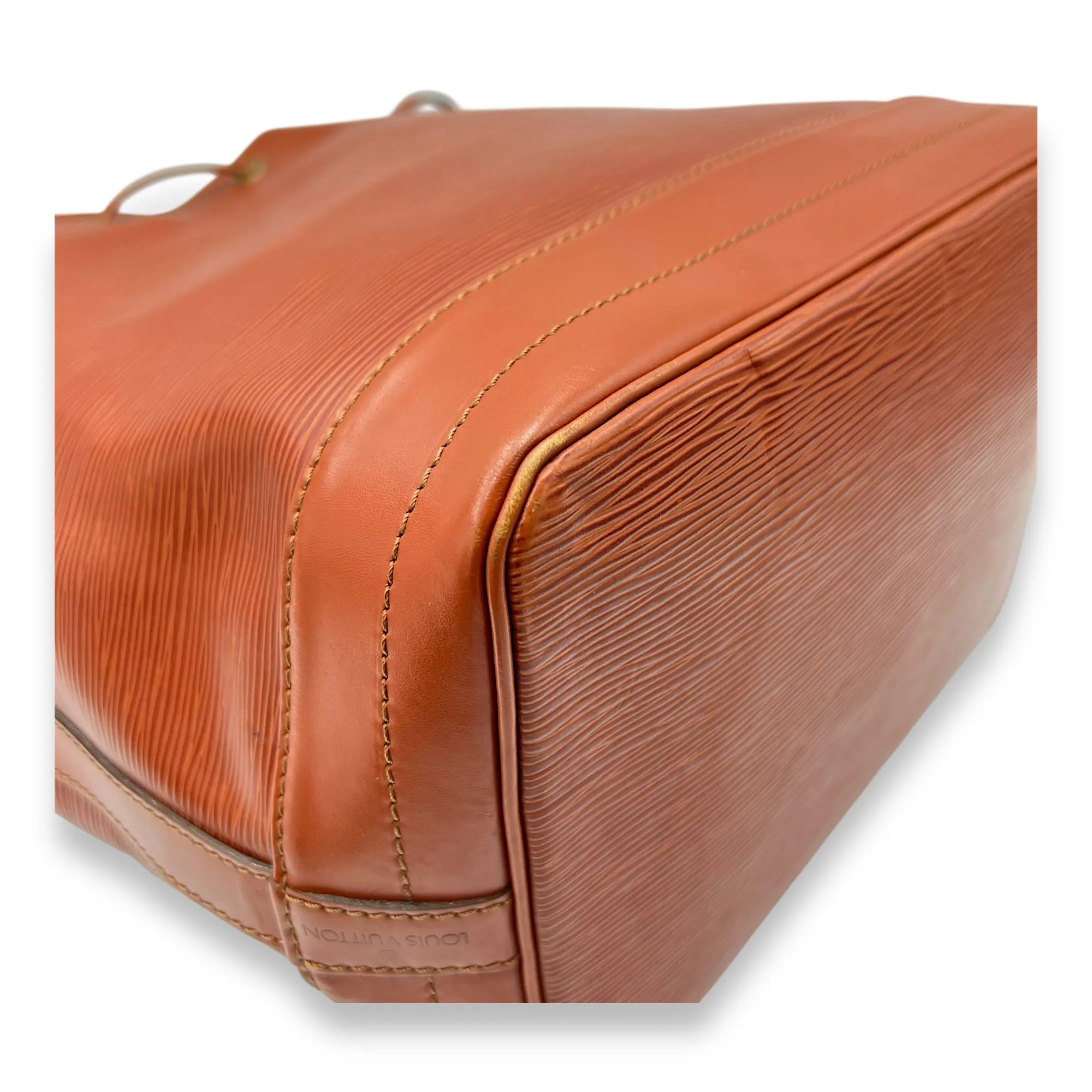 Noe GM Brown Bucket Bag in Epi Leather, Gold hardware
