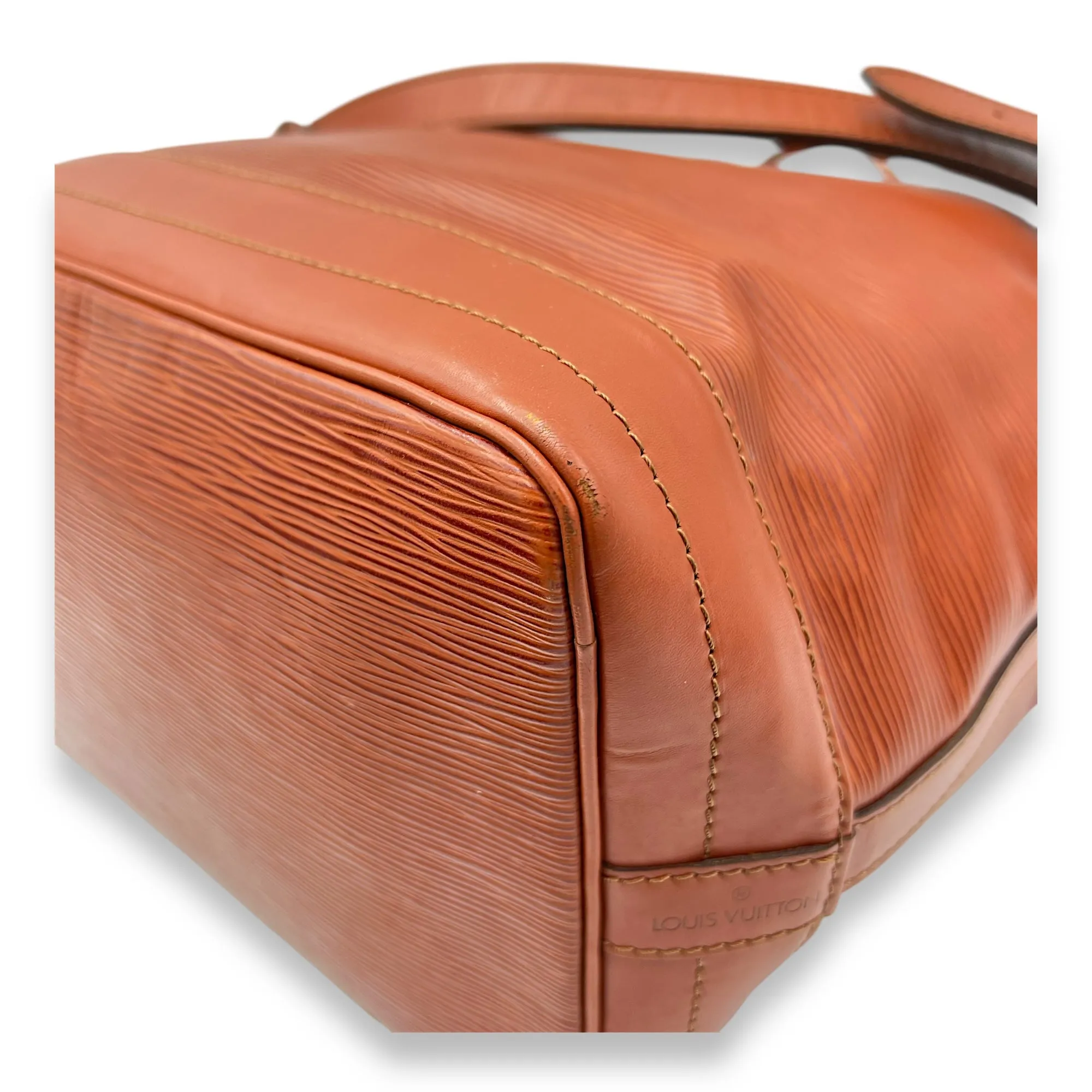 Noe GM Brown Bucket Bag in Epi Leather, Gold hardware