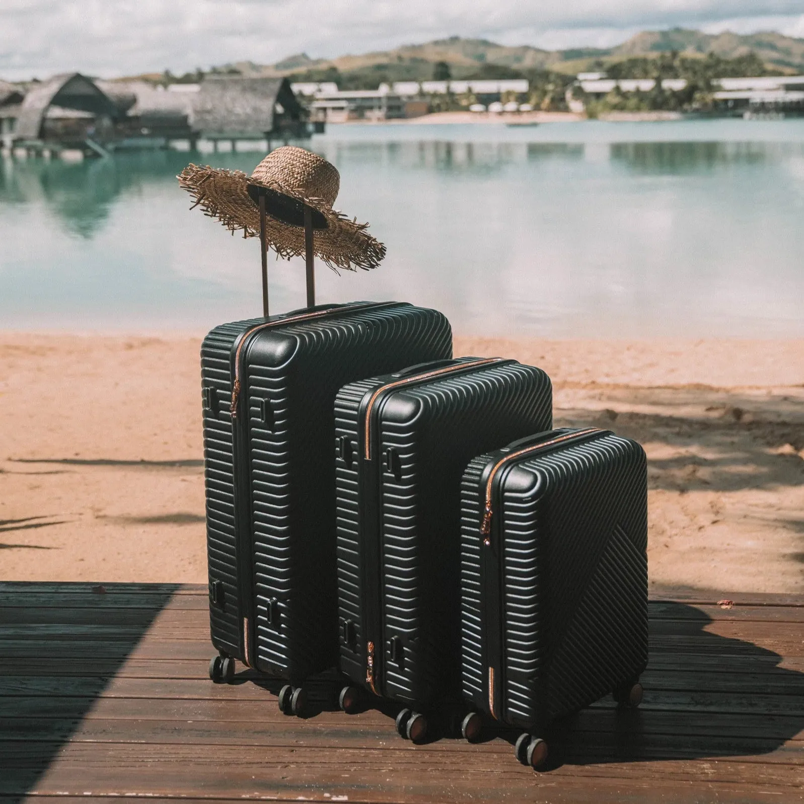 Saben - Suitcase Medium - Black