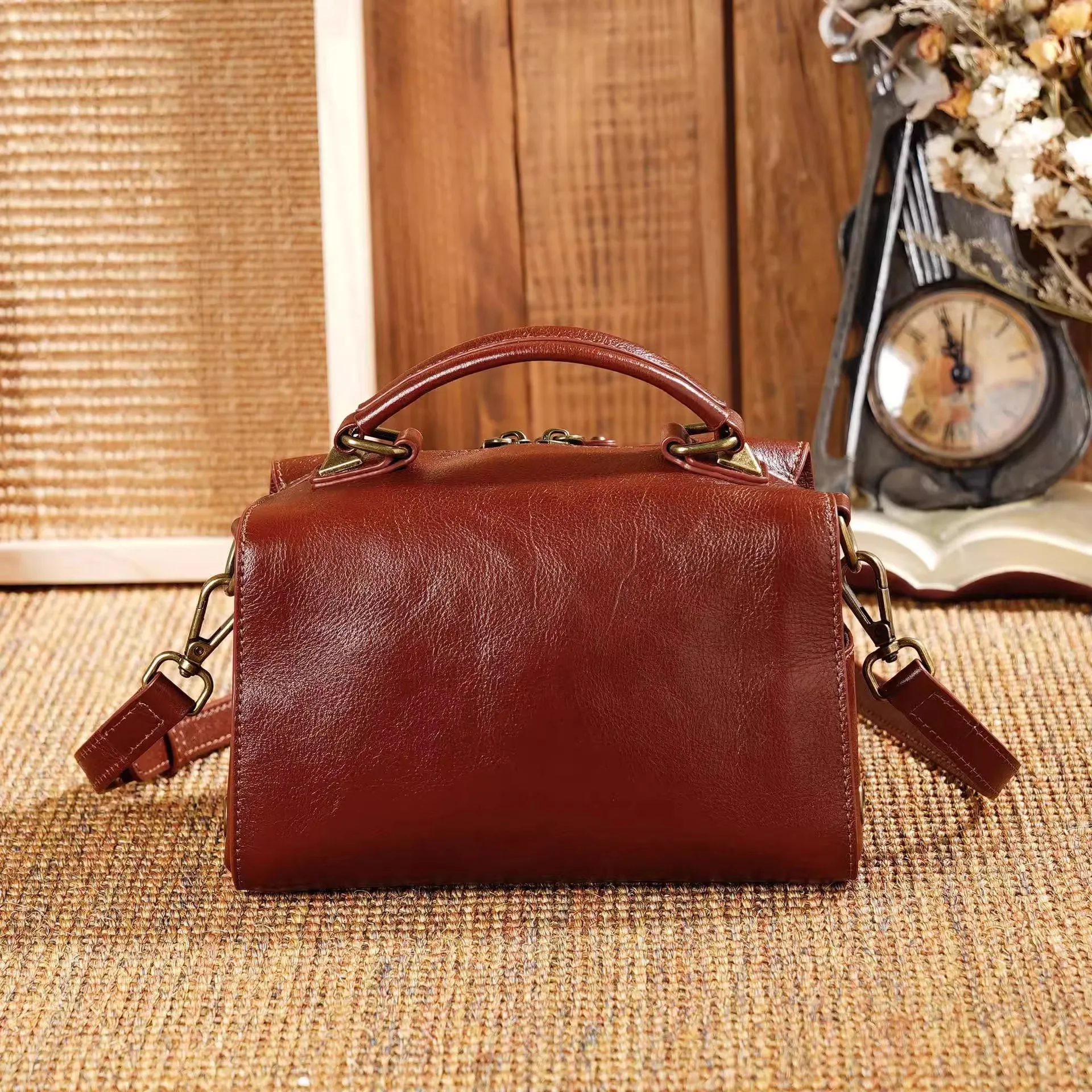 Spring and summer popular new bags, fashionable and versatile commuting bags, hand-held single shoulder crossbody pillows, trendy bags