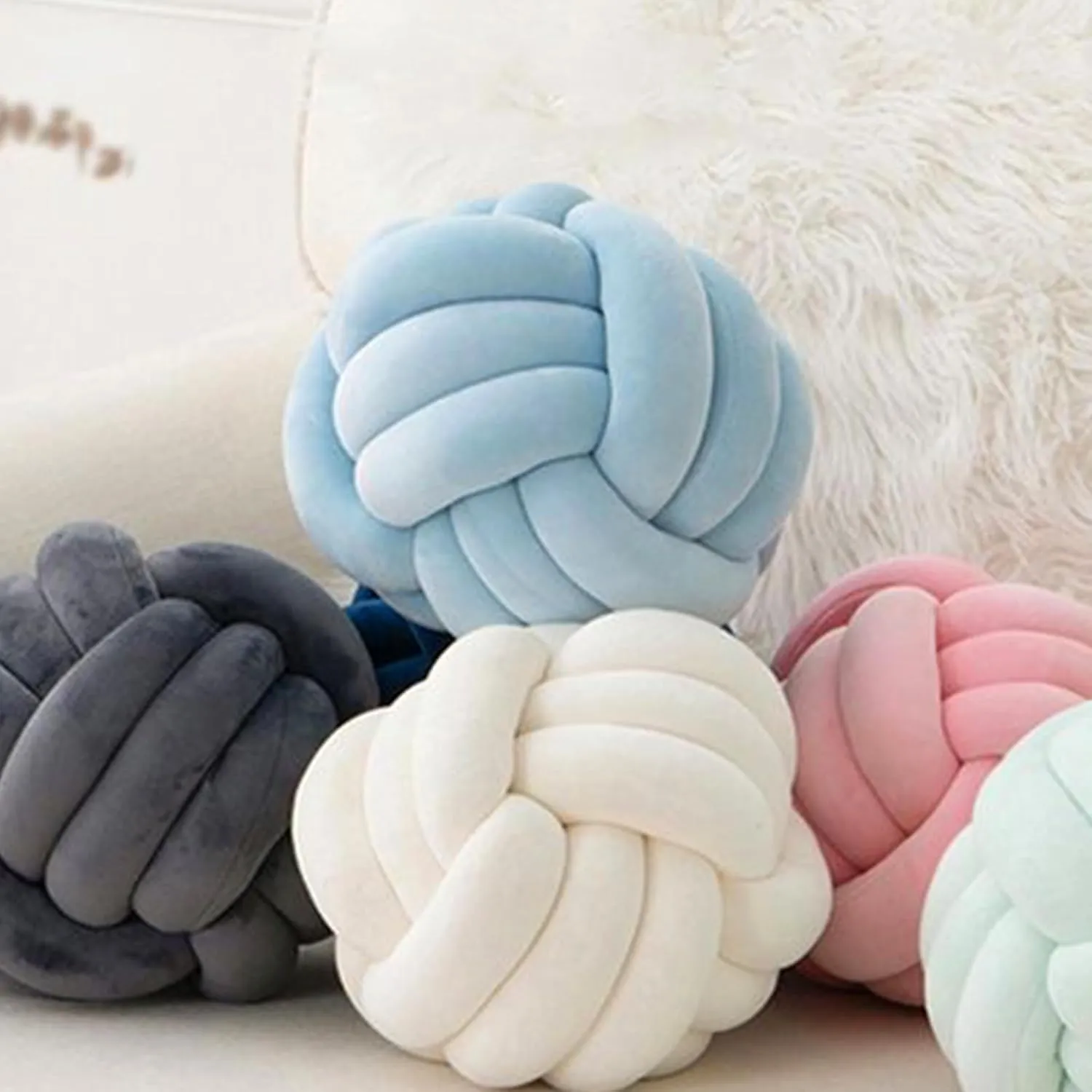 Velvet Chunky Yarn Bulky Giant Arm Knitting Yarn, Super Soft Tubular Weight Jumbo Y arn,DIY Crochet Hand Knitting Thick Yar n for Blanket,Pet Bed, Rugs Pillow,Handbag(2.2lb-Light Blue)