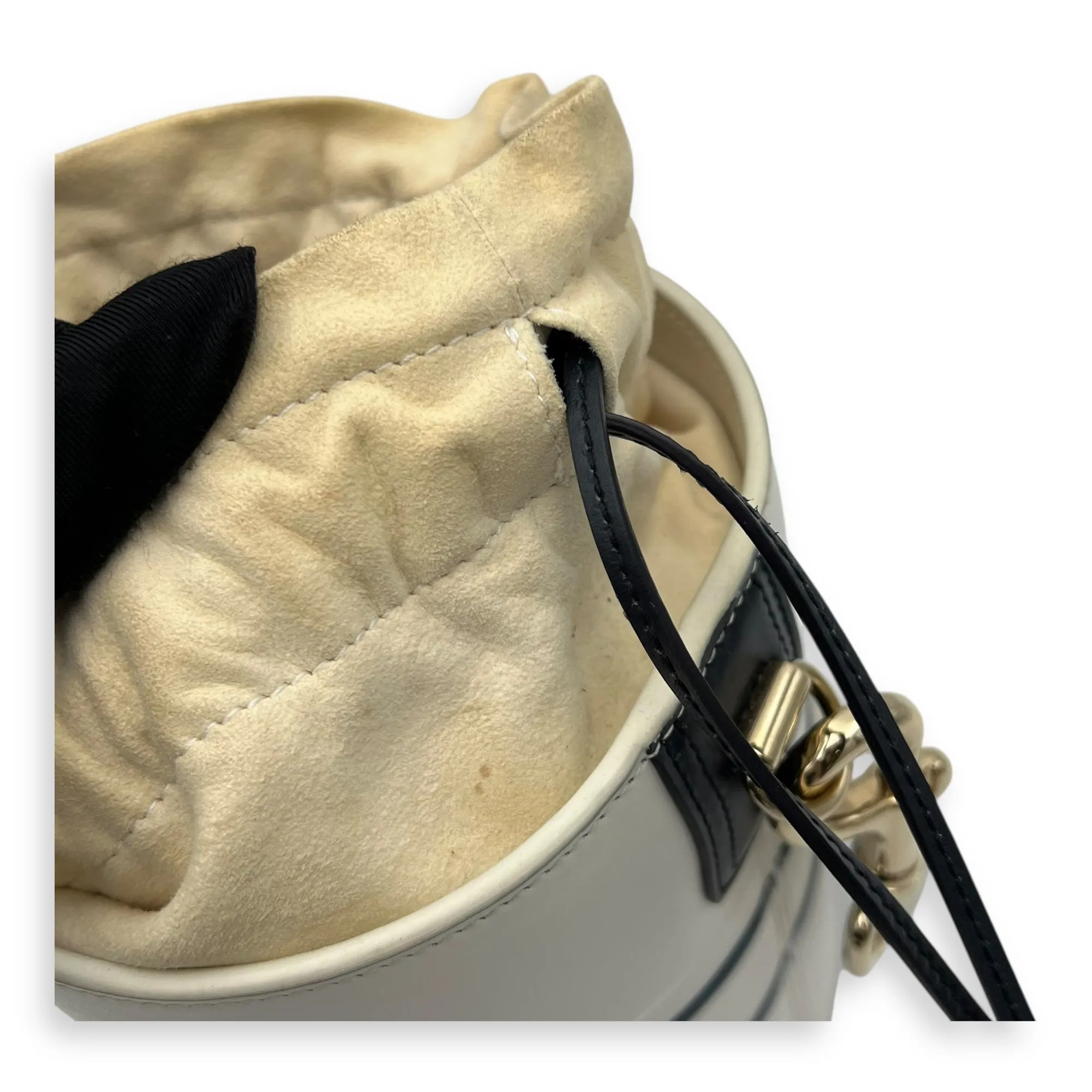 Vibe Bucket Bag White in Calfskin, Gold hardware