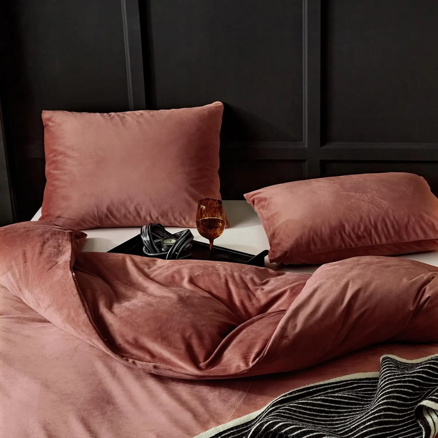 WARMDERN Blush Pink Flannel Velvet Duvet Cover King Size Duvet Cover Bedding Sets, 3pcs Ultra Soft Luxury Textured Modern Crystal Velvet Duvet Covers with Zipper Closure(Blush Pink, King)