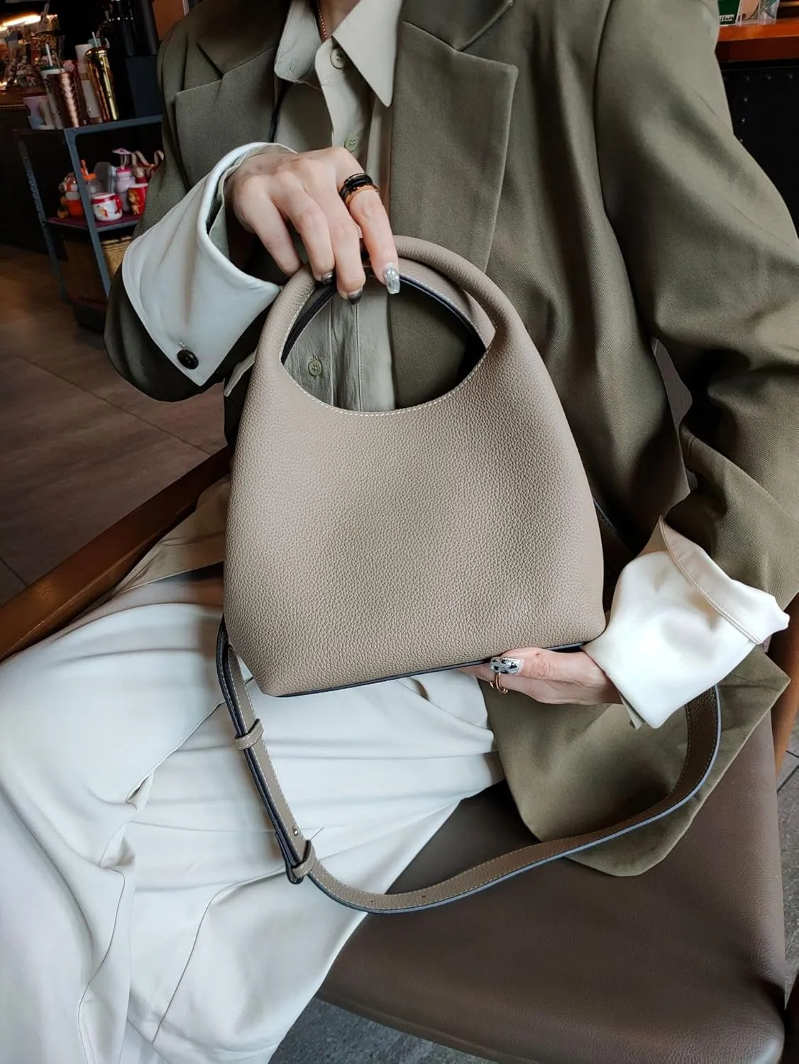 Women's Leather Commuting Bucket Bag Color-blocking Handbag Cowhide Basket Shoulder Crossbody Bag Top Handle Versatile